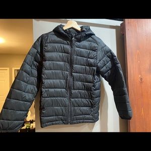 Amazon Essentials Boy’s Puffer Jacket with hood